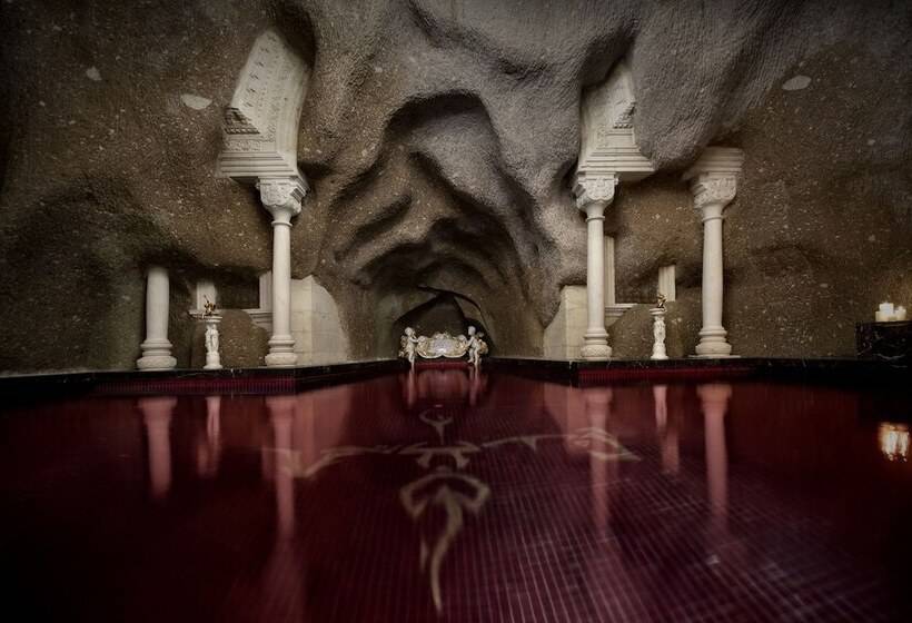 فندق Sacred House