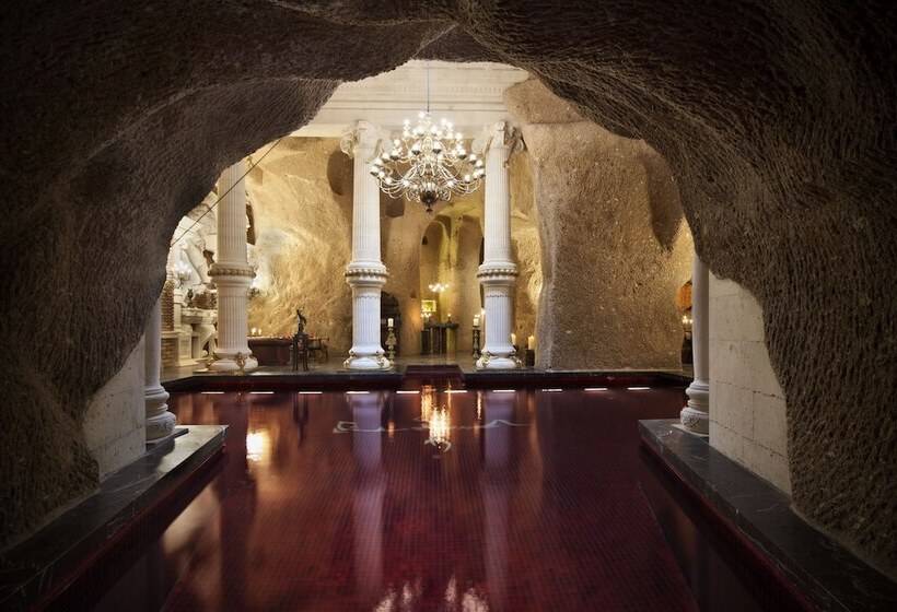 فندق Sacred House