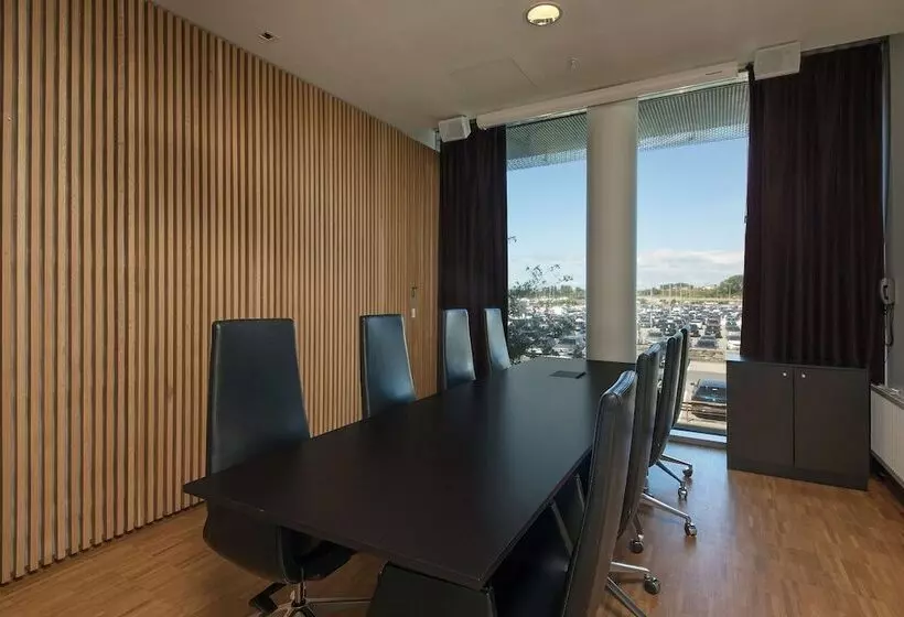 בית מלון כפרי Scandic Stavanger Airport