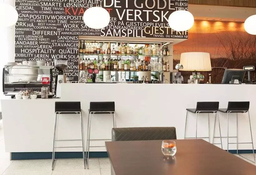 בית מלון כפרי Scandic Stavanger Airport