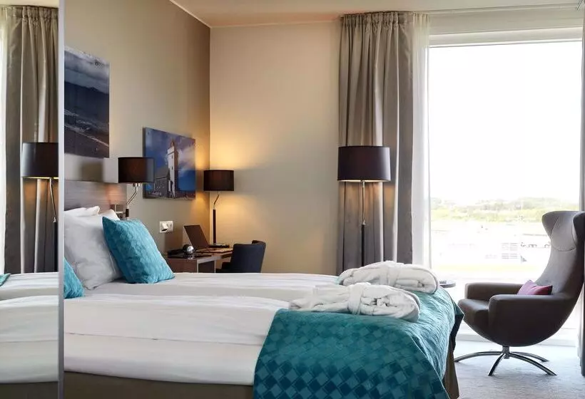 בית מלון כפרי Scandic Stavanger Airport