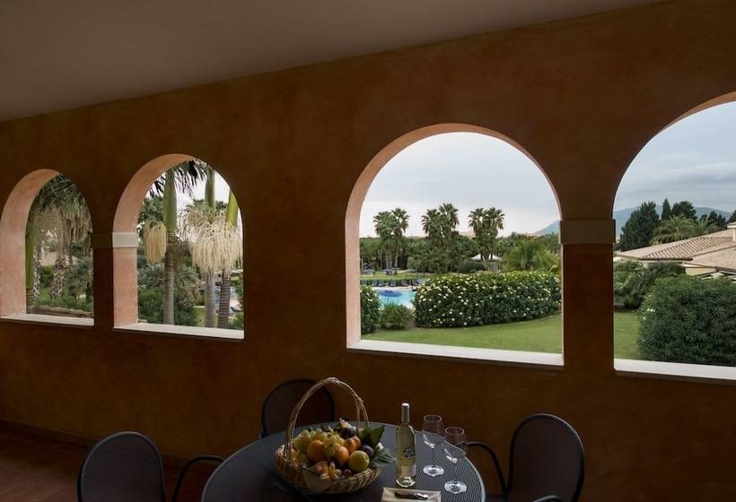 Lantana Resort Hotel&apartments