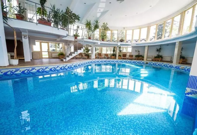 Snezhanka Hotel Pamporovo   Half Board & Ski