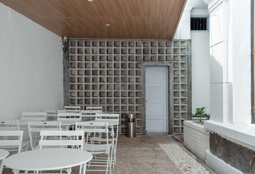 فندق صغير Bobopod Kota Lama, Semarang