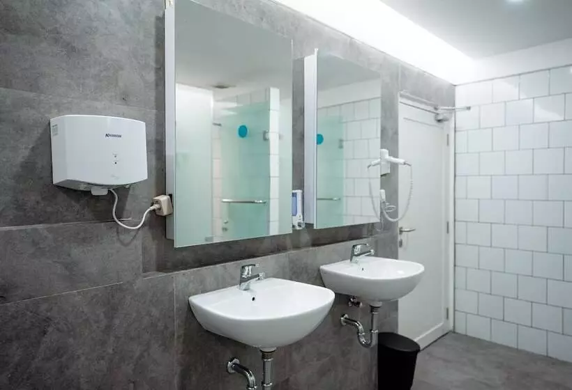 Herberge Bobopod Kota Lama, Semarang