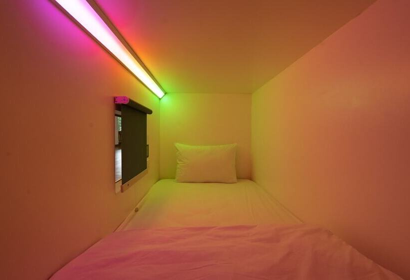 فندق صغير Bobopod Kota Lama, Semarang