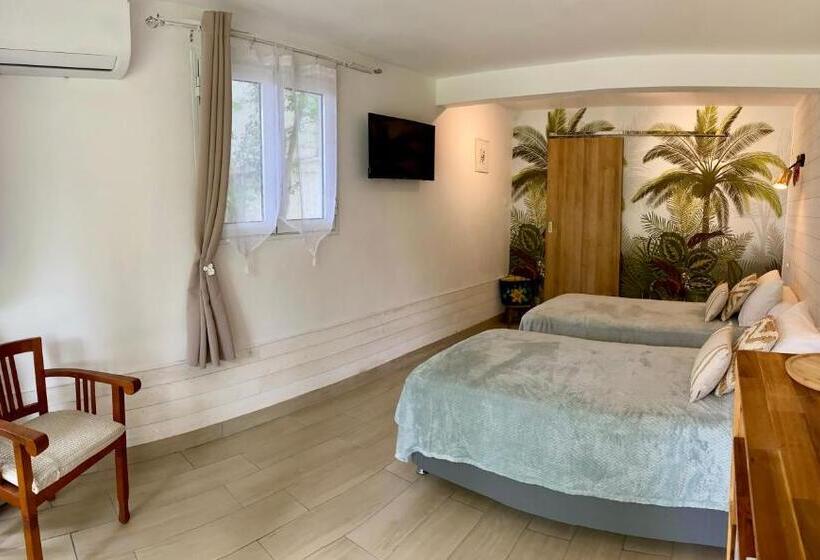 تختخواب و صبحانه La Case O Zoizos