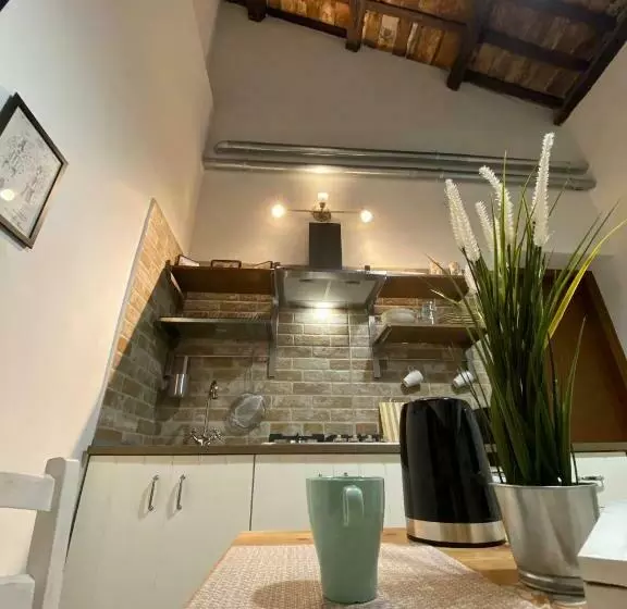 Aamiaismajoitus (B&B) La Corte Segreta Tivoli