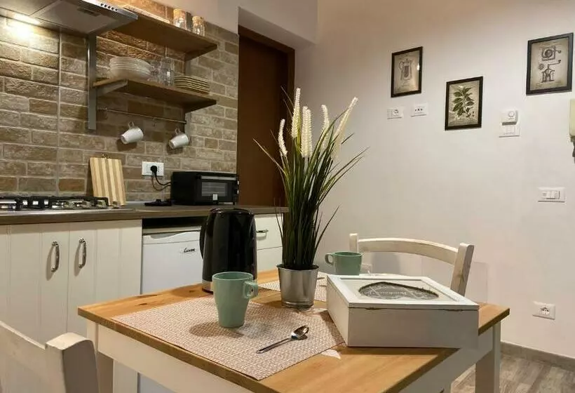 Aamiaismajoitus (B&B) La Corte Segreta Tivoli
