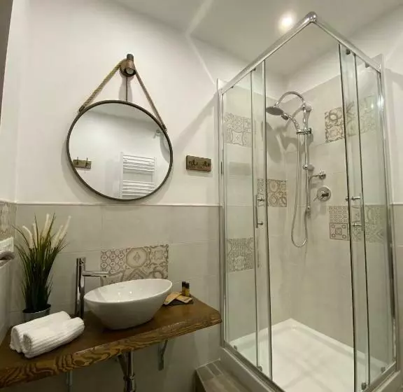 Aamiaismajoitus (B&B) La Corte Segreta Tivoli