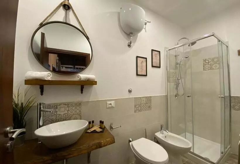 Aamiaismajoitus (B&B) La Corte Segreta Tivoli