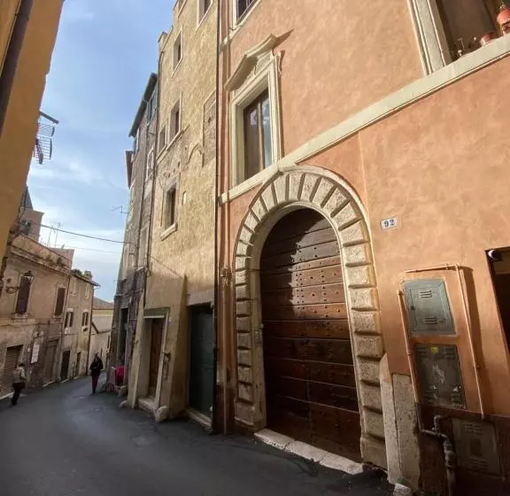 Aamiaismajoitus (B&B) La Corte Segreta Tivoli