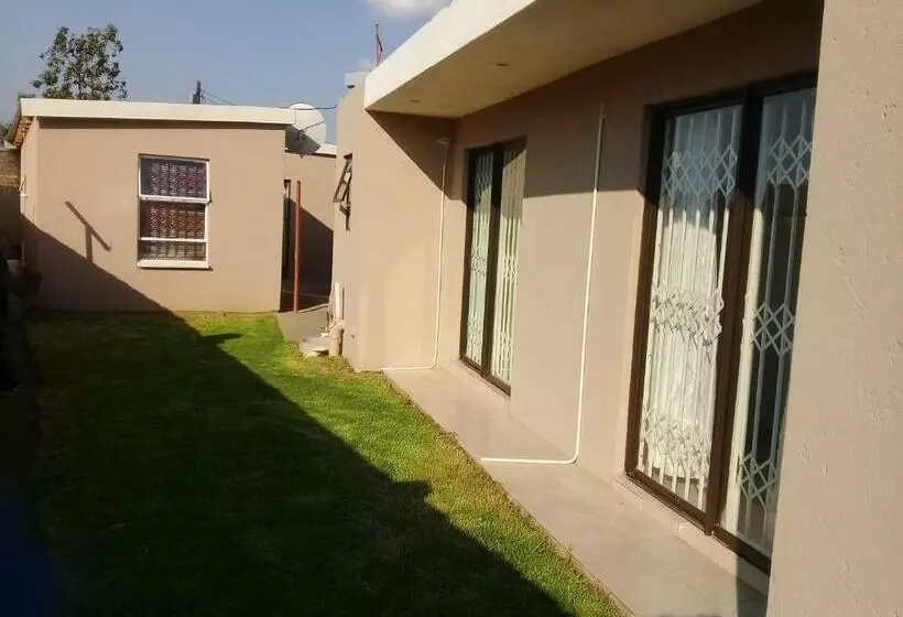 Aamiaismajoitus (B&B) Oteng Lifestyle Bnb