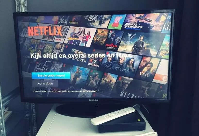 Aamiaismajoitus (B&B) Private Studio With Free Car Parking