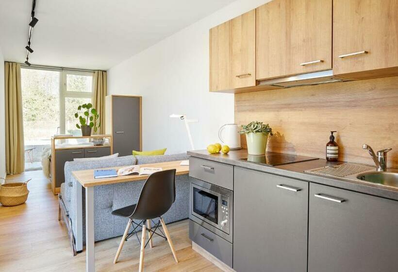 Modern Ausgebauter überseecontainer Als Tiny House