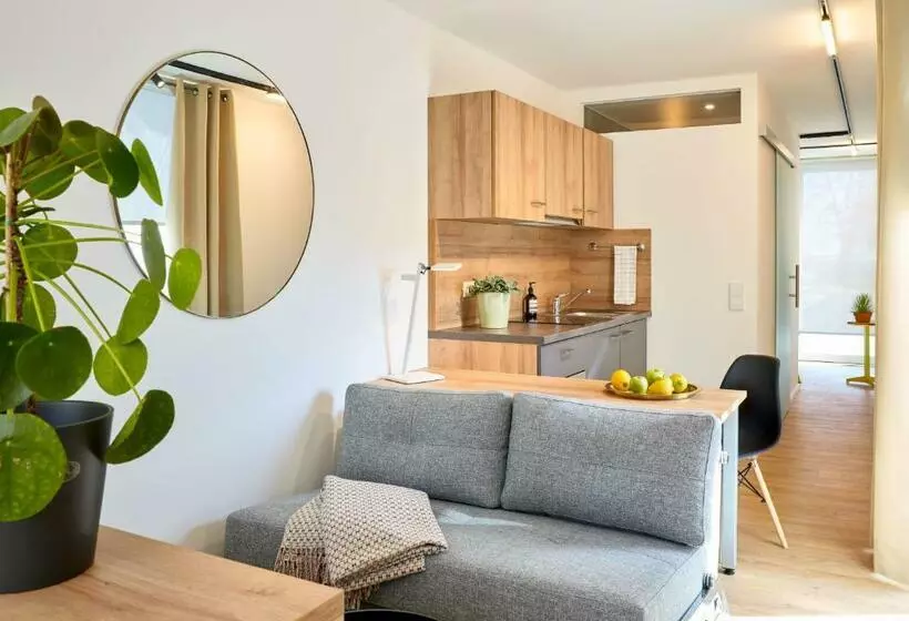 Modern Ausgebauter überseecontainer Als Tiny House