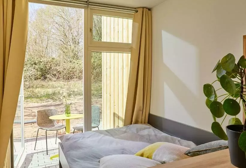 Modern Ausgebauter überseecontainer Als Tiny House