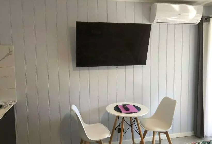 Majatalo Agapi On Cambridge