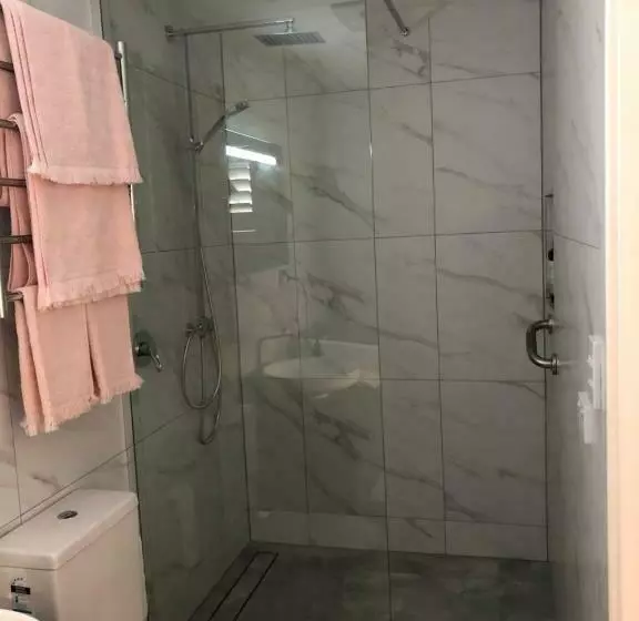 Majatalo Agapi On Cambridge