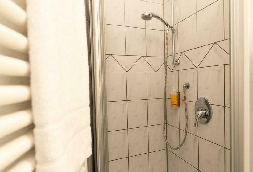 ペンション Ammergau Lodge