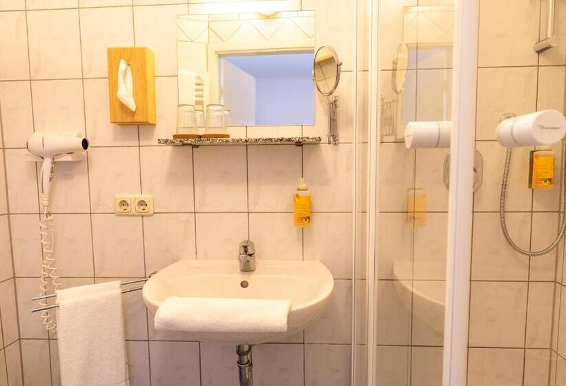 ペンション Ammergau Lodge