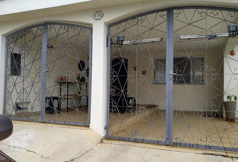 Пансион Casa 230 Pousada & Hostel