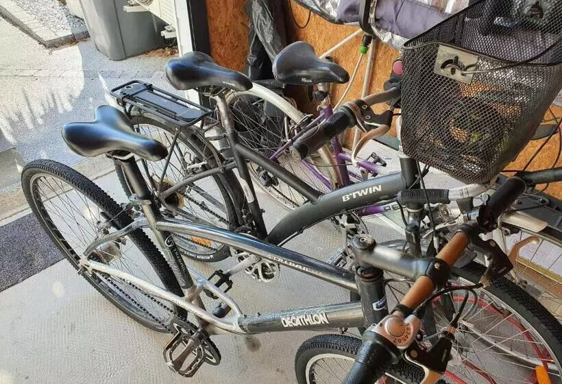 پانسیون Chambre Et Salle D Eau Dans Dépendance 20 M2, Vélos