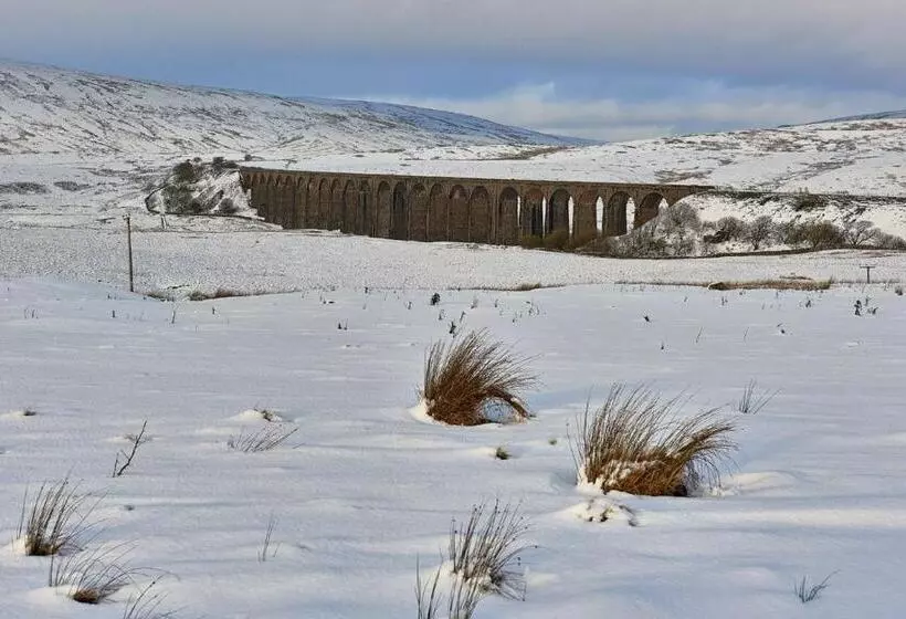 Majatalo Dalecote Barn Bed & Breakfast