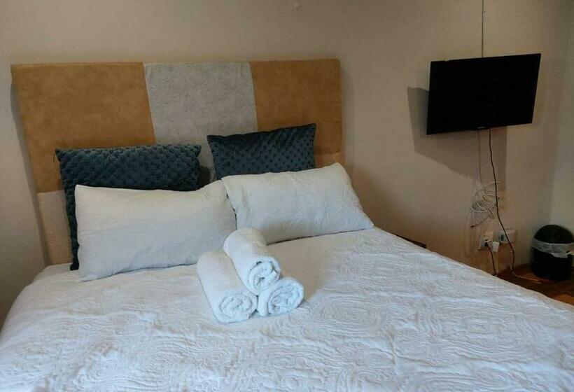 Majatalo Ikhutseng Guesthouse And Spa