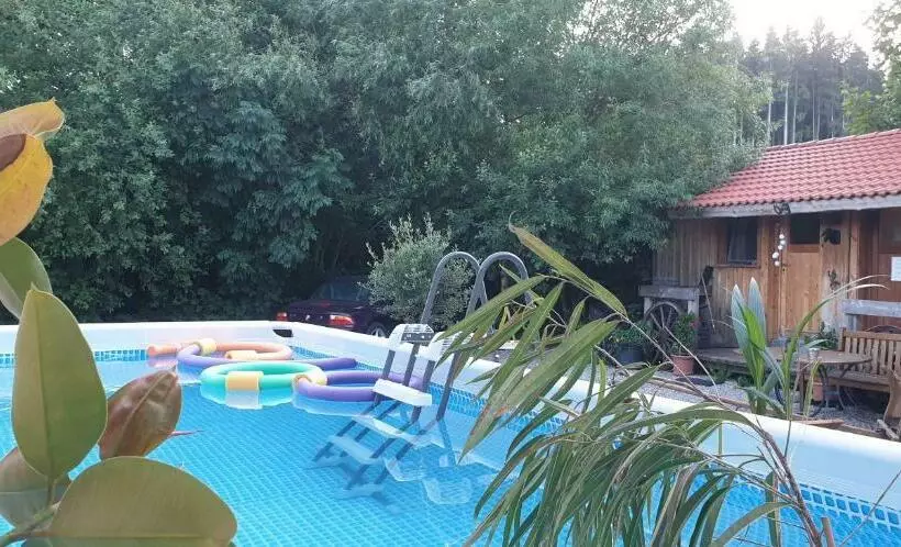 تختخواب و صبحانه Iowa Room