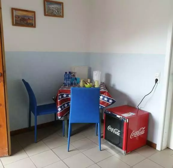 تختخواب و صبحانه Iowa Room