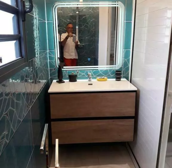 تختخواب و صبحانه Maison Tonga Piscine   Jacuzzi Confort