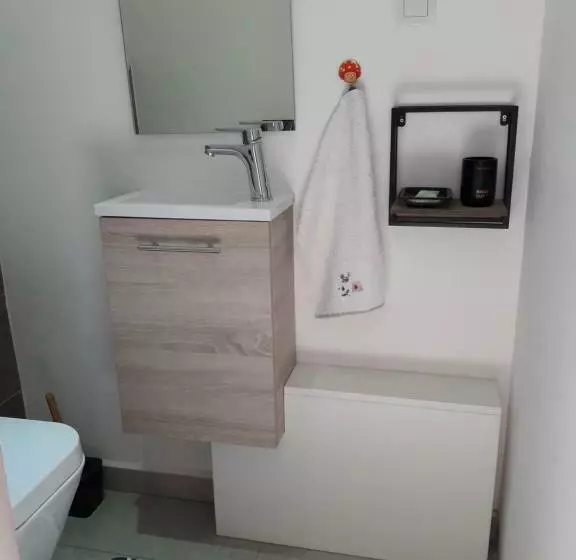 تختخواب و صبحانه Maison Tonga Piscine   Jacuzzi Confort