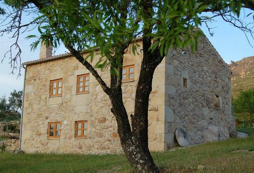 هتل Casa Da Carriça Serra Da Estrela