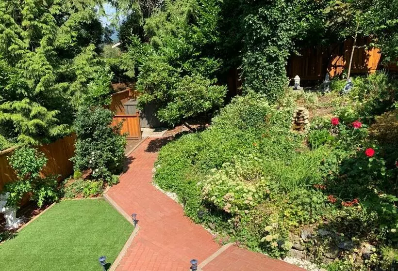 Majatalo Beautiful Modern Suite