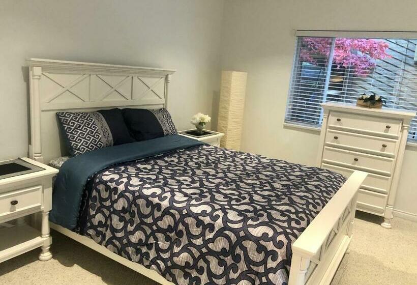 پانسیون Beautiful Modern Suite