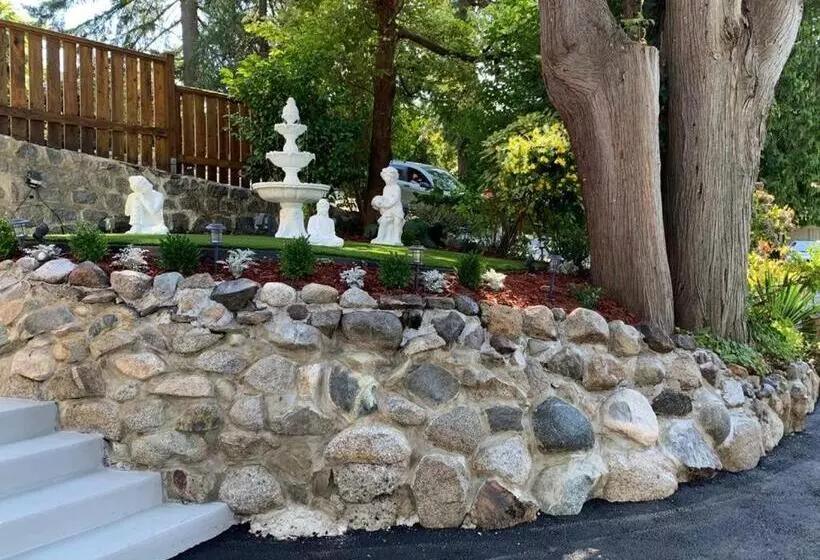 Majatalo Beautiful Modern Suite