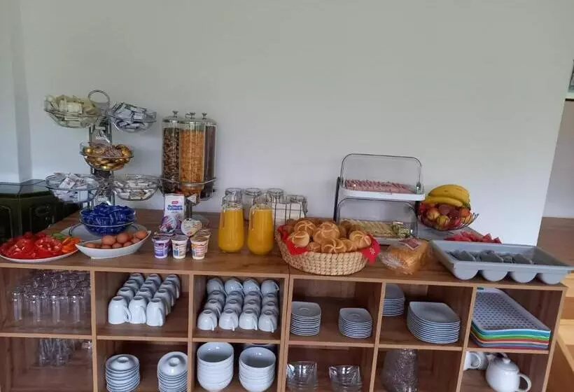 Aamiaismajoitus (B&B) Pension Alpina