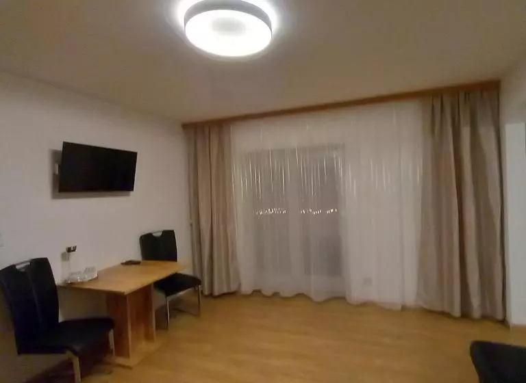 Aamiaismajoitus (B&B) Pension Alpina