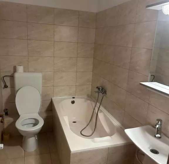 پانسیون Motel Al Capone