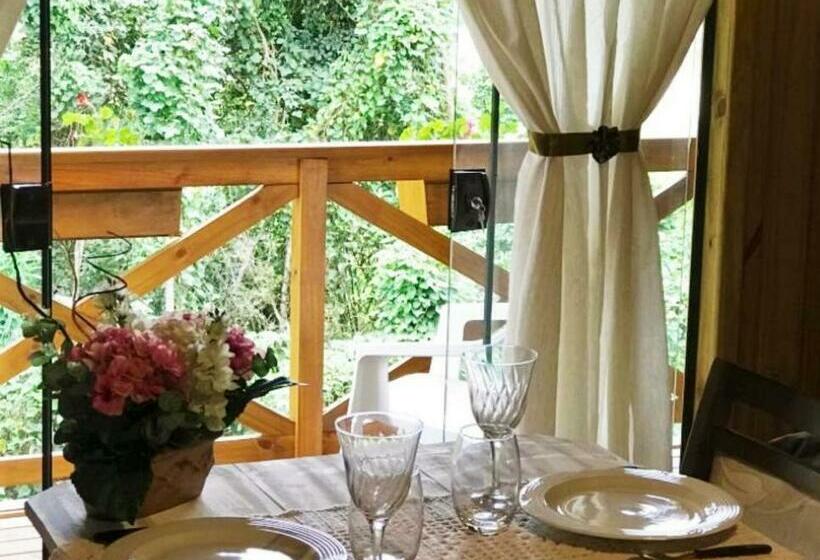 پانسیون Pousada Chalé Suiço Bombinhas