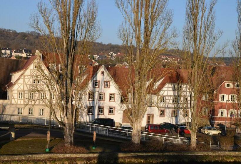 Pensão Maindrei Schlafen Am Fluss