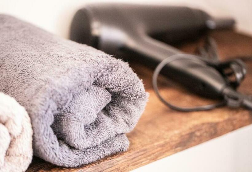 Pensão Maindrei Schlafen Am Fluss