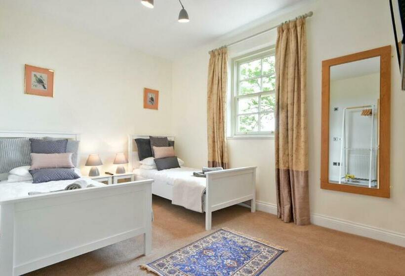 Bed and Breakfast Countryside Escape   The Night Owl