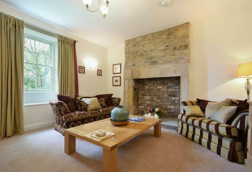 Bed and Breakfast Countryside Escape   The Night Owl