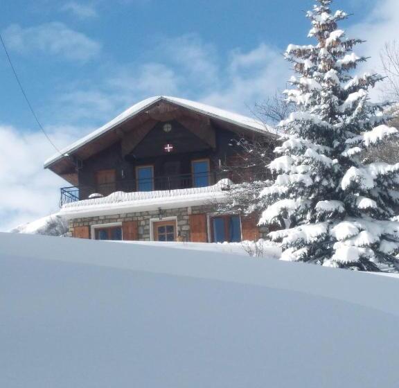 Bed and Breakfast Le Petit Chalet Leard