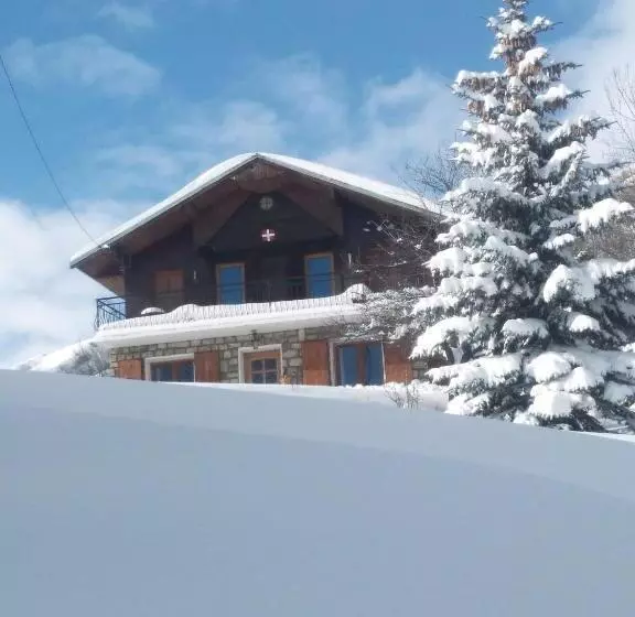 ベッドアンドブレックファースト Le Petit Chalet Leard