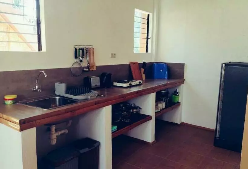 هتل Anahaw Seaside Inn