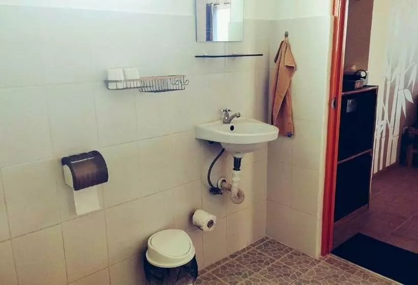 هتل Anahaw Seaside Inn