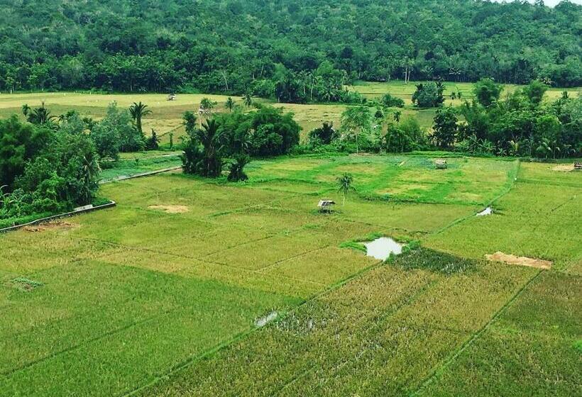 بنسيون Nias Kristov Surf Camp